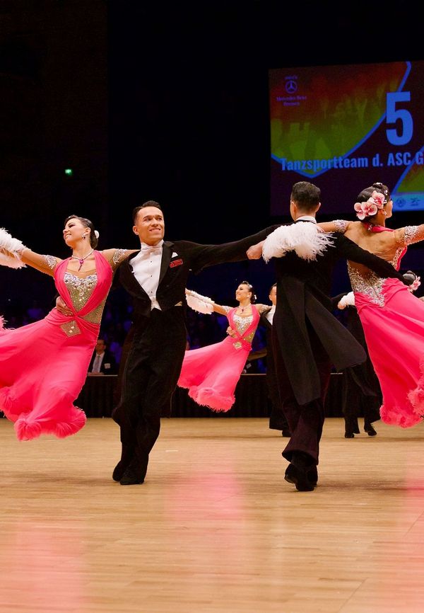 12.11.2022 Deutsche Meisterschaft der Formationen Standard & Latein