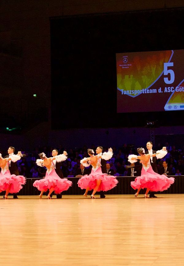 12.11.2022 Deutsche Meisterschaft der Formationen Standard & Latein