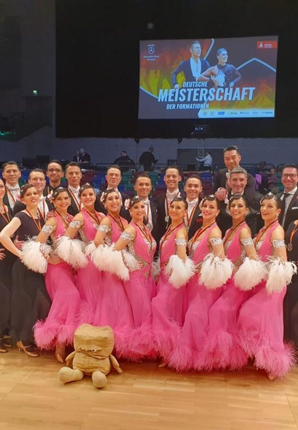 12.11.2022 Deutsche Meisterschaft der Formationen Standard & Latein