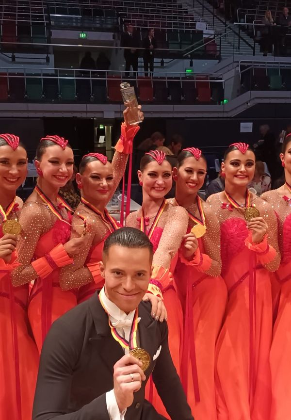 12.11.2022 Deutsche Meisterschaft der Formationen Standard & Latein