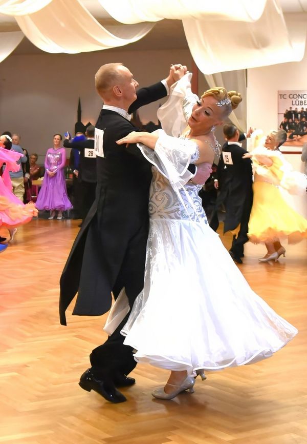 21.2.2025 GLM Masters IV S Standard in Lübeck - Paarvorstellung und Zwischenrunde