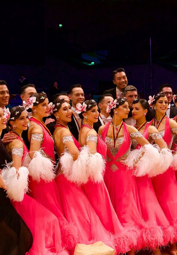 12.11.2022 Deutsche Meisterschaft der Formationen Standard & Latein