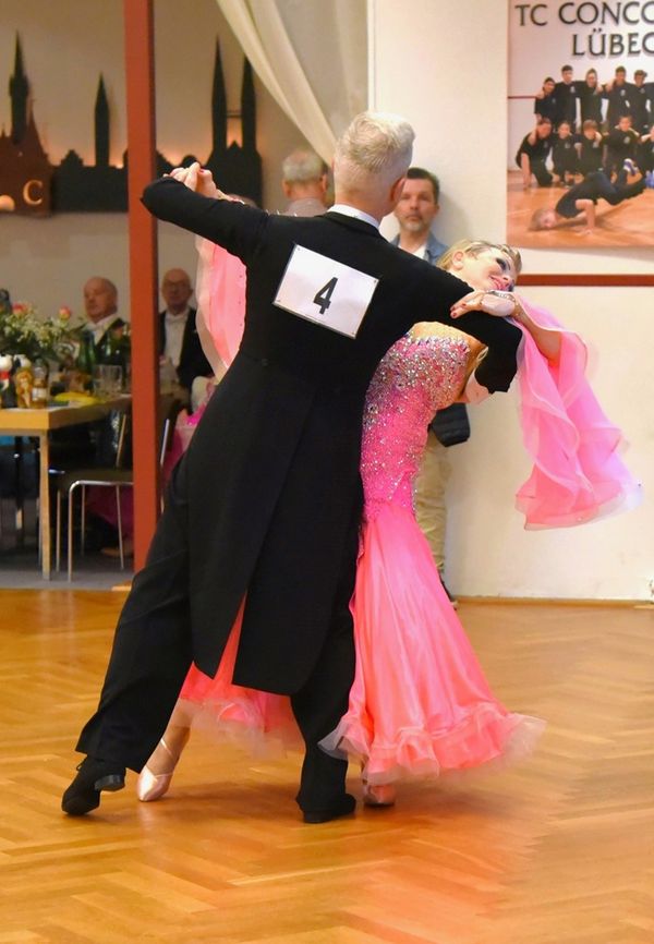 21.2.2025 GLM Masters IV S Standard in Lübeck - Paarvorstellung und Zwischenrunde