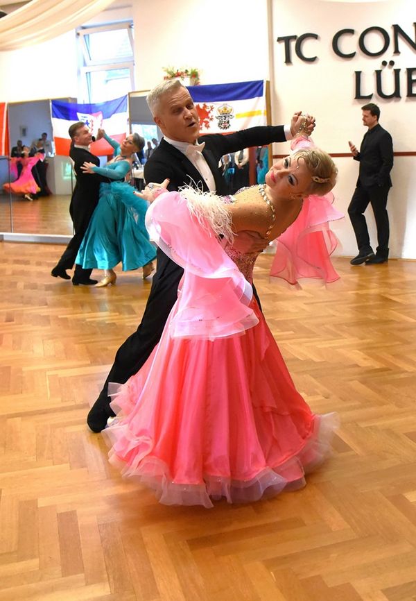 21.2.2025 GLM Masters IV S Standard in Lübeck - Paarvorstellung und Zwischenrunde